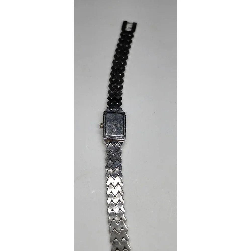Vintage Elgin Quartz Ladies Watch Pink Dial Silvertone Bracelet Band EL 987
